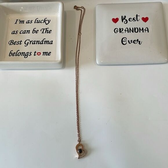 Best Grandma Ever Keepsake Jewerly Box with heart shape necklace - Picture 6 of 8